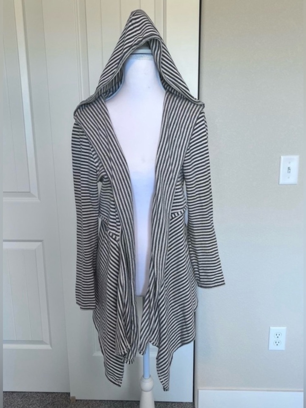 Max Studio Weekend women's striped hooded open-front cotton cardigan Sz Medium